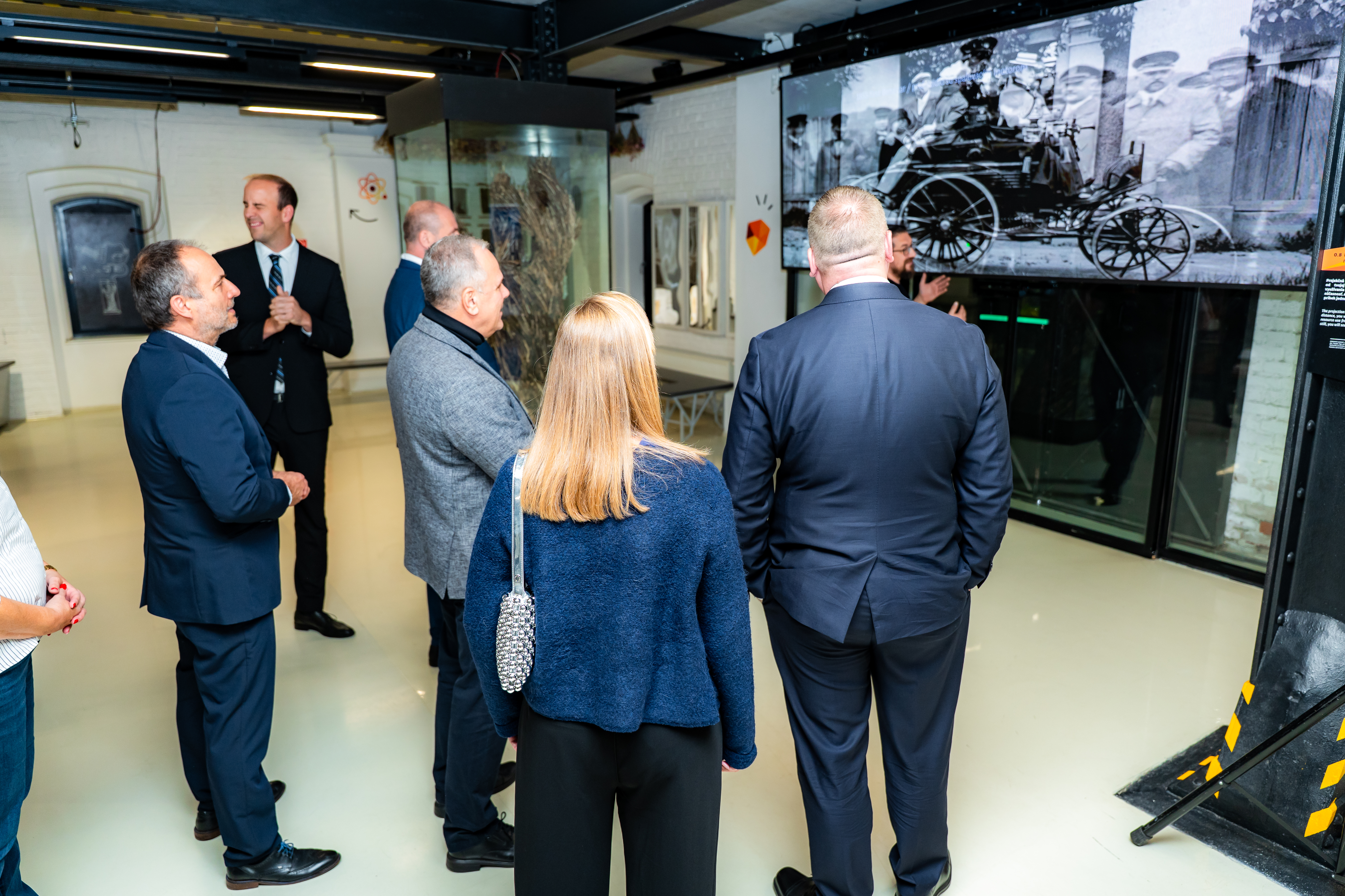 Otvorenie obnovy expozicie v Steelparku -23